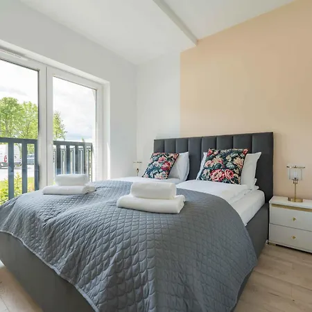 Na Lakach W Centrum Ustronia *