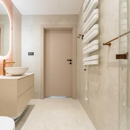 Na Lakach W Centrum Ustronia アパート