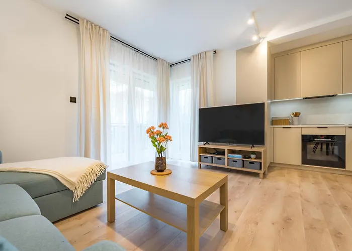 Na Lakach W Centrum Ustronia *